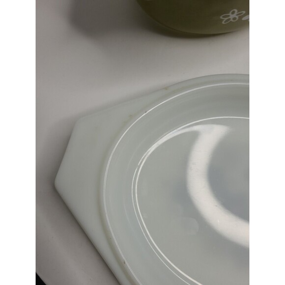 Vintage Pyrex Spring Blossom Green Crazy Daisy Casserole Dish 1.5 Quart - Picture 7 of 8